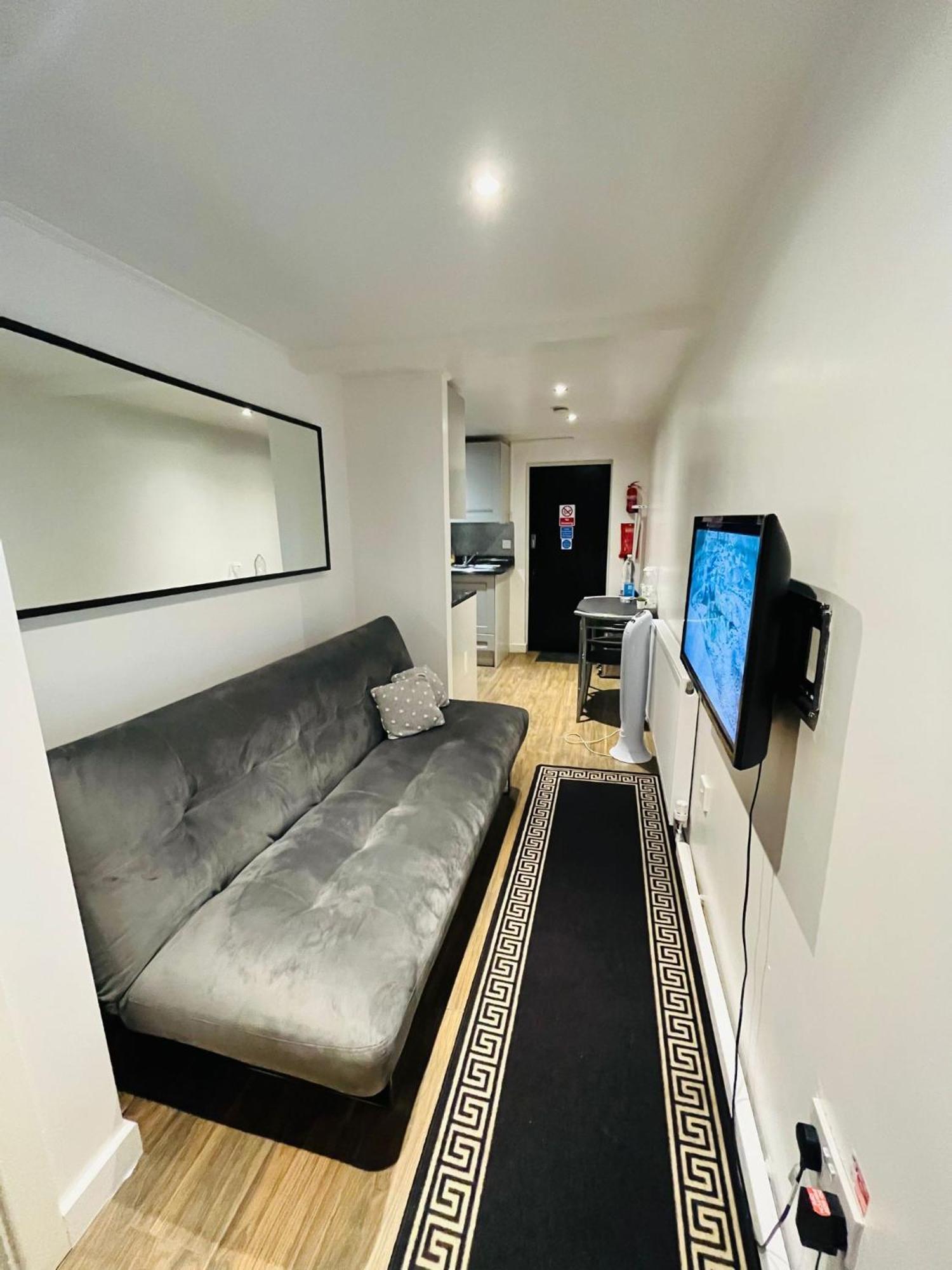 Exclusive Private One Bedroom Suite 런던 외부 사진